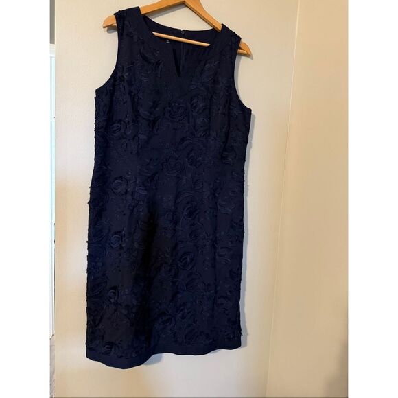 Talbots Size 12 Sleeveless Knee Length Sheath Dress Navy Blue Floral Embroidered - Picture 3 of 11